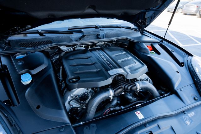 2016 Porsche Cayenne S AWD / PORSCHE SERVICED / CLEAN CARFAX / LOADED | Austin, TX | Rocky Mountain Truck Stop Austin