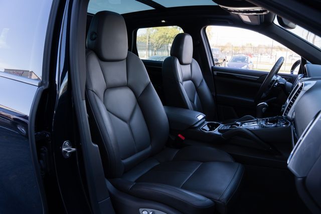 2016 Porsche Cayenne S AWD / PORSCHE SERVICED / CLEAN CARFAX / LOADED | Austin, TX | Rocky Mountain Truck Stop Austin