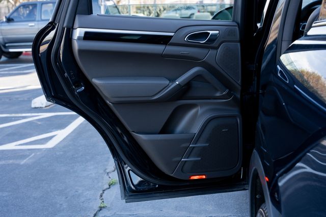 2016 Porsche Cayenne S AWD / PORSCHE SERVICED / CLEAN CARFAX / LOADED | Austin, TX | Rocky Mountain Truck Stop Austin 2016 Porsche Cayenne S AWD / PORSCHE SERVICED / CLEAN CARFAX / LOADED | Austin, TX | Rocky Mountain Truck Stop Austin