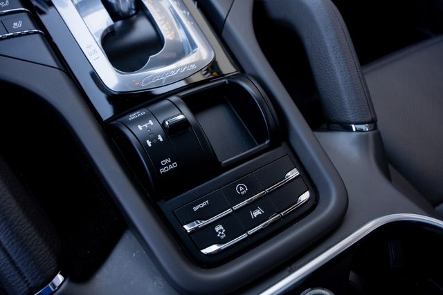 2016 Porsche Cayenne S AWD / PORSCHE SERVICED / CLEAN CARFAX / LOADED | Austin, TX | Rocky Mountain Truck Stop Austin 2016 Porsche Cayenne S AWD / PORSCHE SERVICED / CLEAN CARFAX / LOADED | Austin, TX | Rocky Mountain Truck Stop Austin