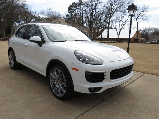 2016 Porsche Cayenne S   