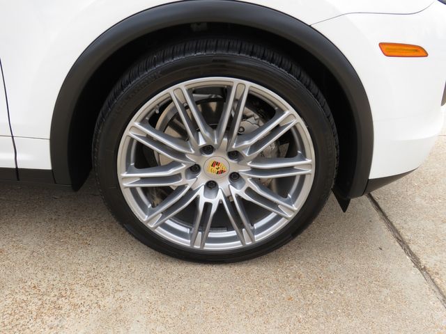 2016 Porsche Cayenne S   