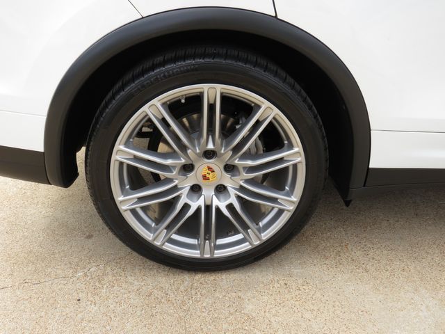 2016 Porsche Cayenne S   