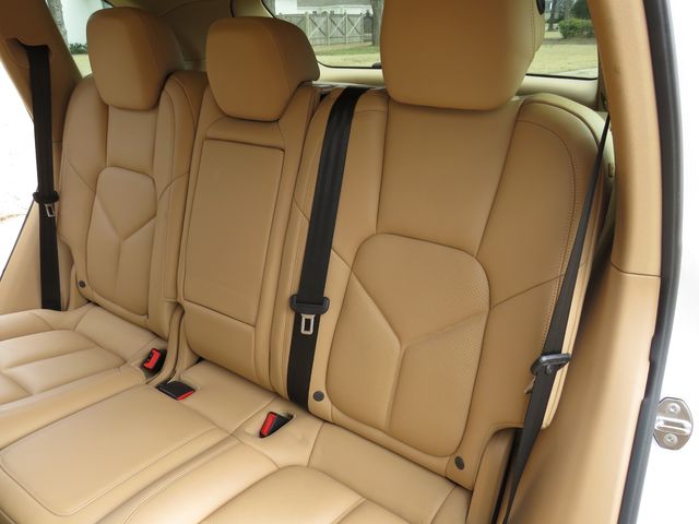 2016 Porsche Cayenne S   