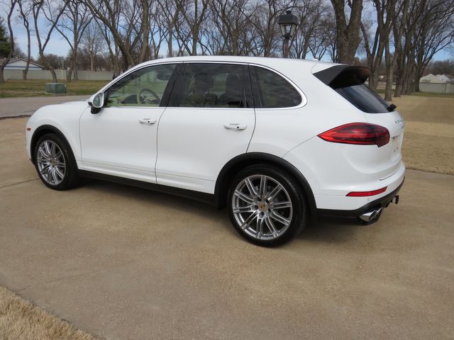2016 Porsche Cayenne S   