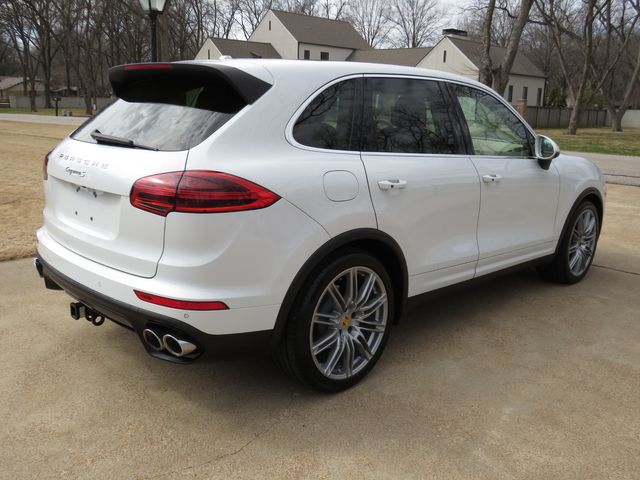 2016 Porsche Cayenne S   