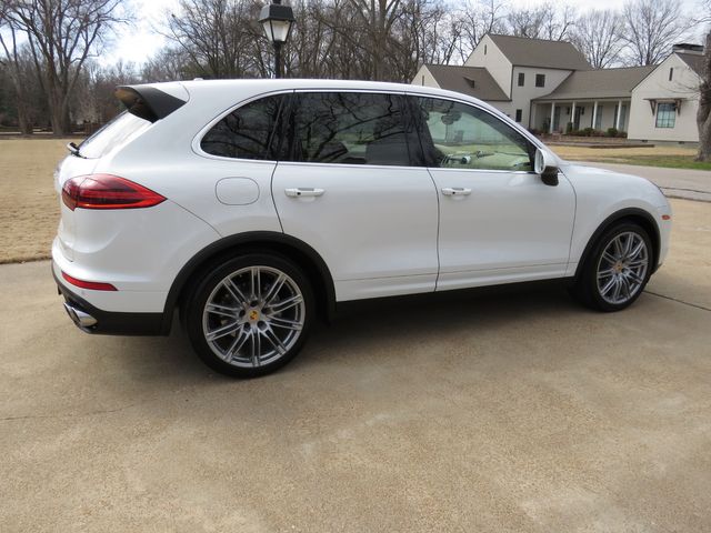 2016 Porsche Cayenne S   