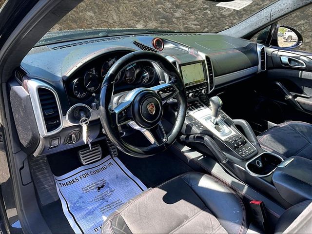 2016 Porsche Cayenne GTS