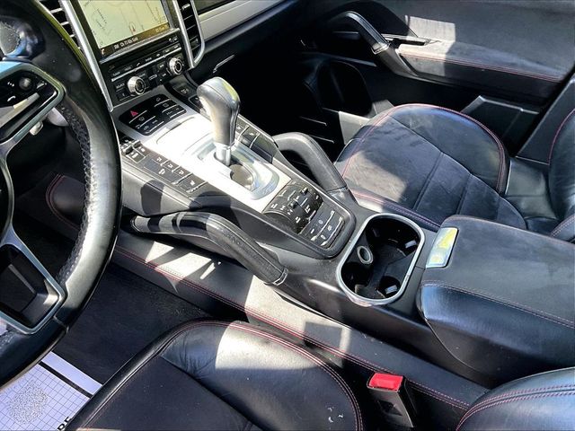 2016 Porsche Cayenne GTS