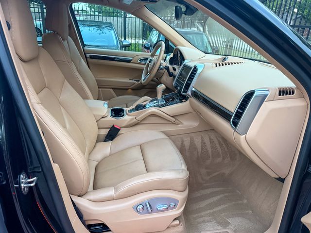 2016 Porsche Cayenne Base