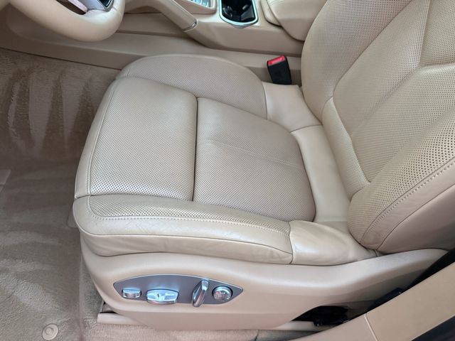 2016 Porsche Cayenne Base