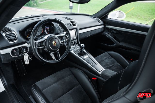 2016 Porsche Cayman GT4