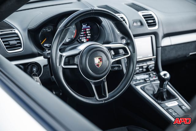 2016 Porsche Cayman GT4 2016 Porsche Cayman GT4