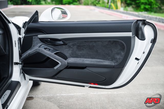 2016 Porsche Cayman GT4 2016 Porsche Cayman GT4