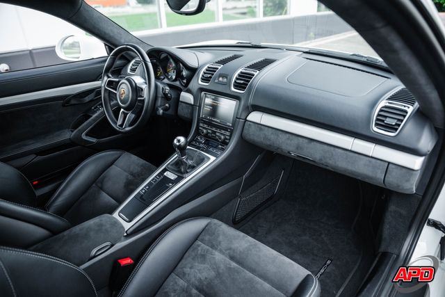 2016 Porsche Cayman GT4