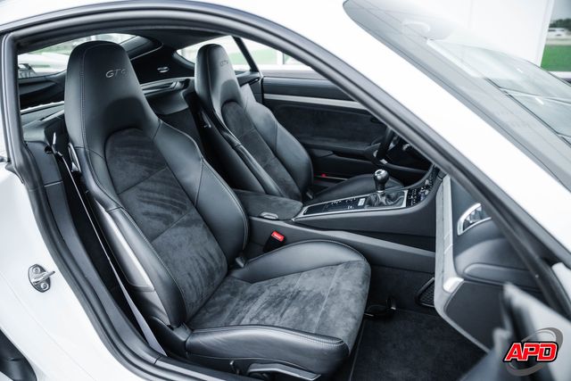 2016 Porsche Cayman GT4 2016 Porsche Cayman GT4