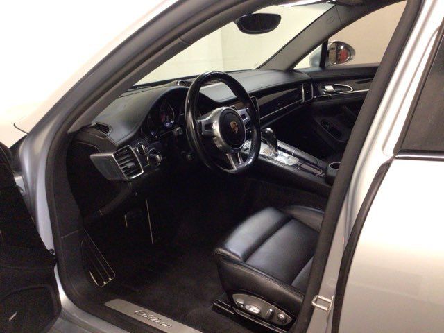 2016 Porsche Panamera Edition