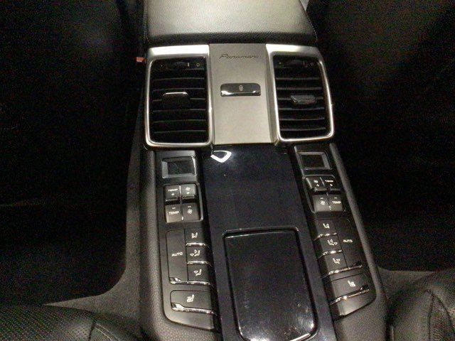 2016 Porsche Panamera Edition