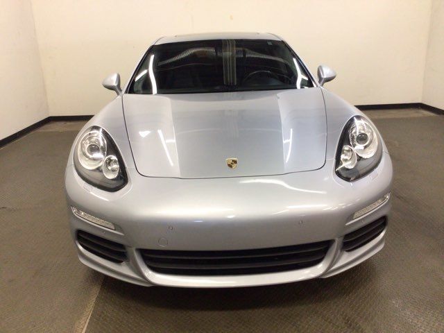 2016 Porsche Panamera Edition