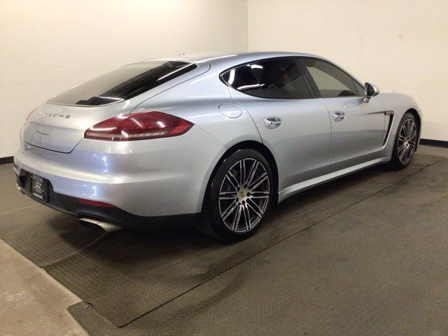 2016 Porsche Panamera Edition