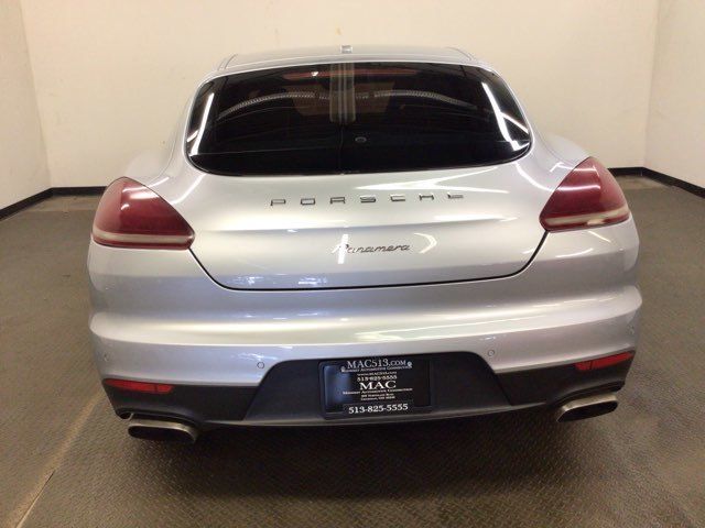 2016 Porsche Panamera Edition