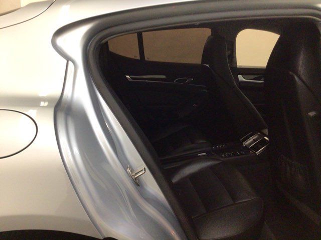 2016 Porsche Panamera Edition