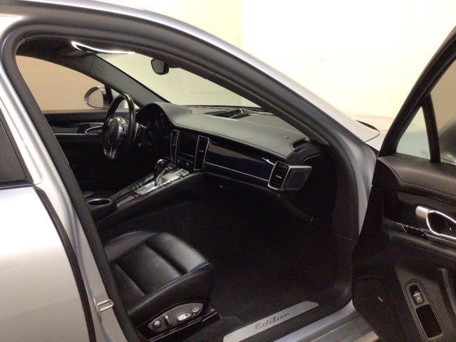 2016 Porsche Panamera Edition