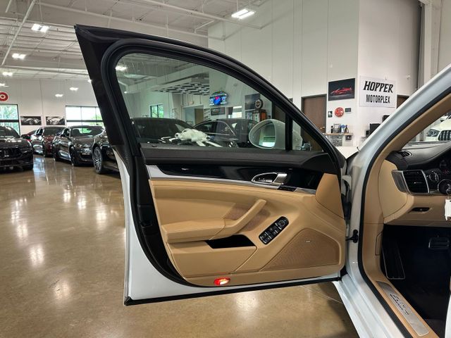 2016 Porsche Panamera 2 | Irving, Texas | Hopper Motorplex