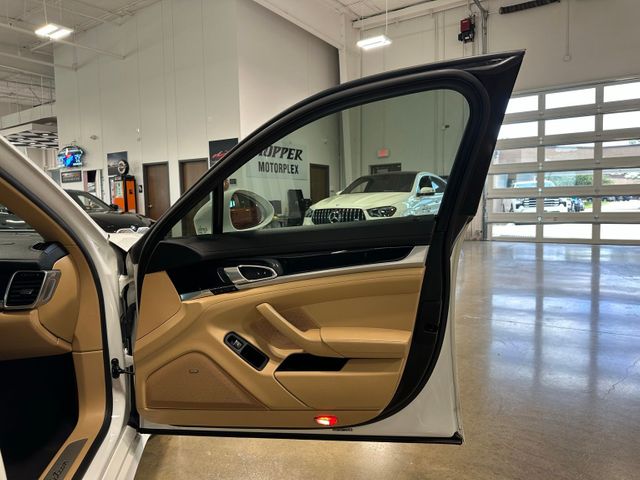 2016 Porsche Panamera 2 | Irving, Texas | Hopper Motorplex 2016 Porsche Panamera 2 | Irving, Texas | Hopper Motorplex