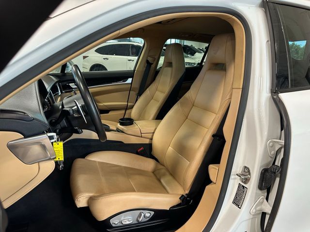 2016 Porsche Panamera 4 