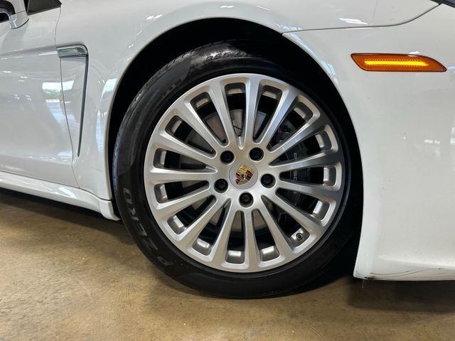 2016 Porsche Panamera 4 