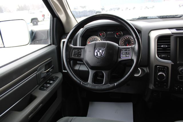 2016 Ram 1500 Big Horn Crewcab 4x4