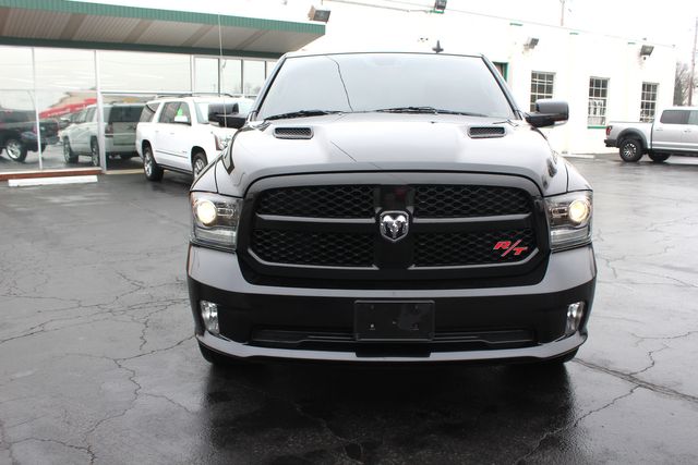 2016 Ram 1500 HEMI Sport R/T | Granite City, Illinois | MasterCars Company Inc. 2016 Ram 1500 HEMI Sport R/T | Granite City, Illinois | MasterCars Company Inc.
