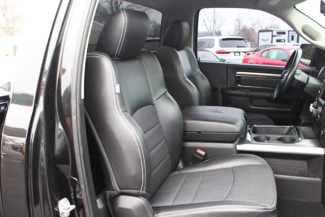 2016 Ram 1500 HEMI Sport R/T | Granite City, Illinois | MasterCars Company Inc.