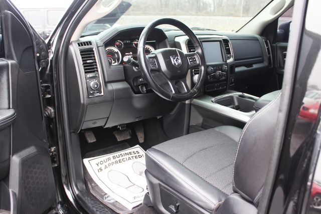 2016 Ram 1500 HEMI Sport R/T | Granite City, Illinois | MasterCars Company Inc. 2016 Ram 1500 HEMI Sport R/T | Granite City, Illinois | MasterCars Company Inc.