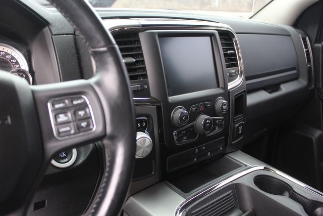 2016 Ram 1500 HEMI Sport R/T | Granite City, Illinois | MasterCars Company Inc. 2016 Ram 1500 HEMI Sport R/T | Granite City, Illinois | MasterCars Company Inc.