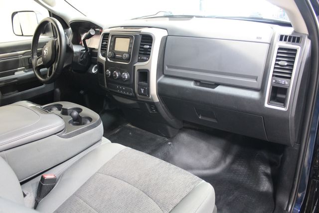 2016 Ram 3500 Chassis Cab 4x2 Diesel SLT | Roscoe, IL | Autoland Outlets 2016 Ram 3500 Chassis Cab 4x2 Diesel SLT | Roscoe, IL | Autoland Outlets