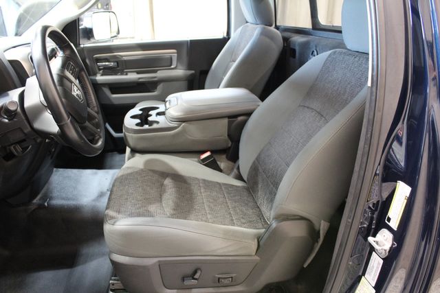 2016 Ram 3500 Chassis Cab 4x2 Diesel SLT | Roscoe, IL | Autoland Outlets 2016 Ram 3500 Chassis Cab 4x2 Diesel SLT | Roscoe, IL | Autoland Outlets