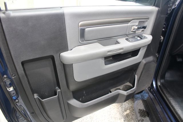 2016 Ram 3500 Chassis Cab 4x2 Diesel SLT | Roscoe, IL | Autoland Outlets 2016 Ram 3500 Chassis Cab 4x2 Diesel SLT | Roscoe, IL | Autoland Outlets