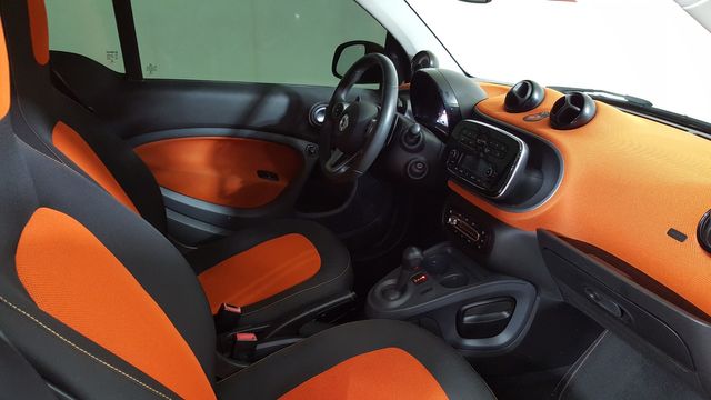 2016 Smart fortwo passion | Carrollton, TX | Legend Motorcars of Carrollton 2016 Smart fortwo passion | Carrollton, TX | Legend Motorcars of Carrollton