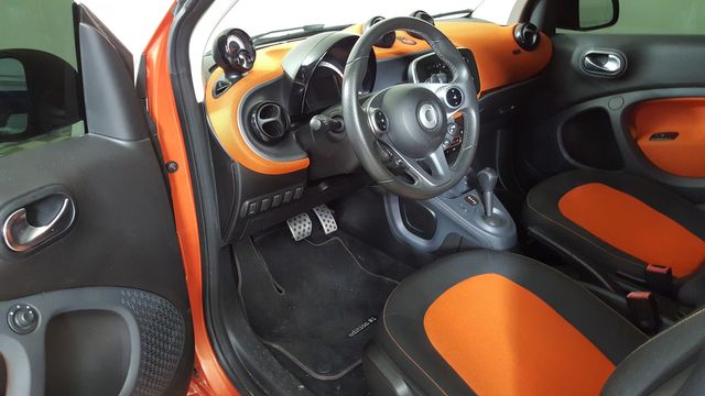 2016 Smart fortwo passion | Carrollton, TX | Legend Motorcars of Carrollton 2016 Smart fortwo passion | Carrollton, TX | Legend Motorcars of Carrollton
