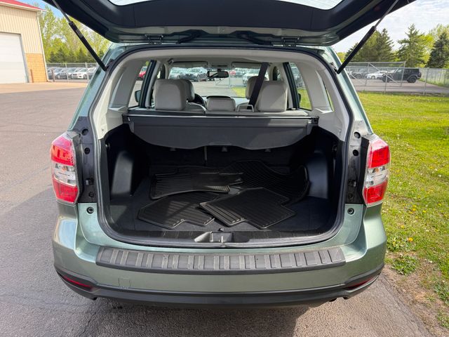 2016 Subaru Forester 2.5i