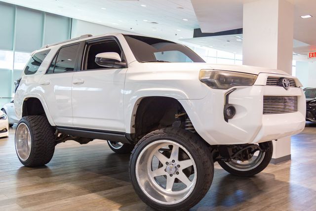 2016 Toyota 4Runner 4WD Lifted 6" at Autosource, photo 1