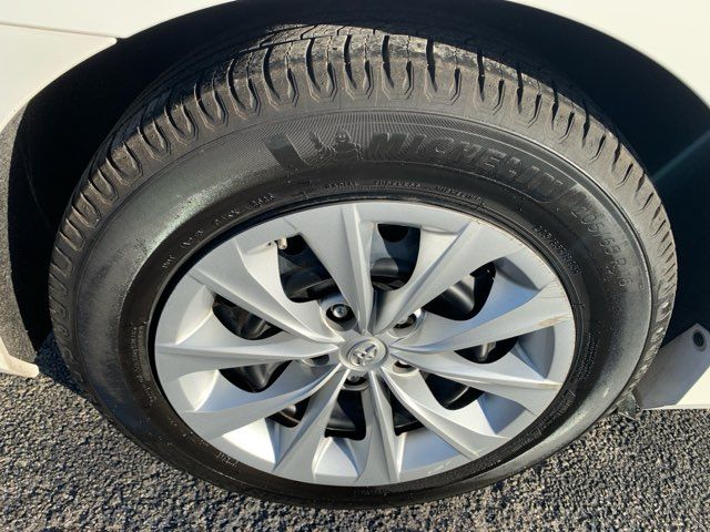 2016 Toyota Camry Hybrid LE | San Antonio, TX | Clear Choice Automotive South