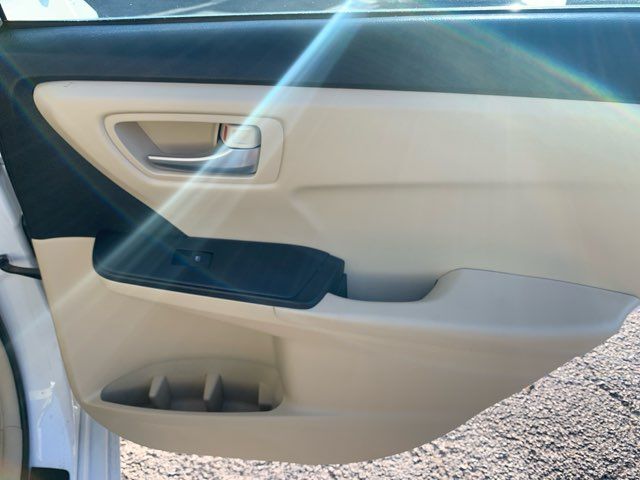 2016 Toyota Camry Hybrid LE | San Antonio, TX | Clear Choice Automotive South