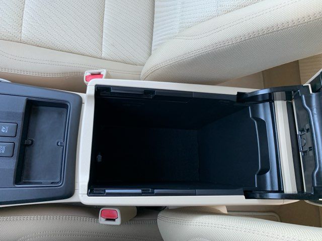 2016 Toyota Camry Hybrid LE | San Antonio, TX | Clear Choice Automotive South