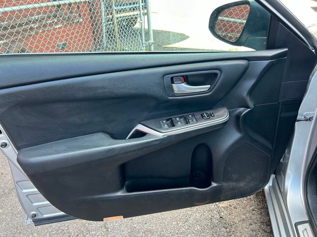 2016 Toyota Camry SE | New Brunswick, New Jersey | Brilliant Auto Sales 2016 Toyota Camry SE | New Brunswick, New Jersey | Brilliant Auto Sales