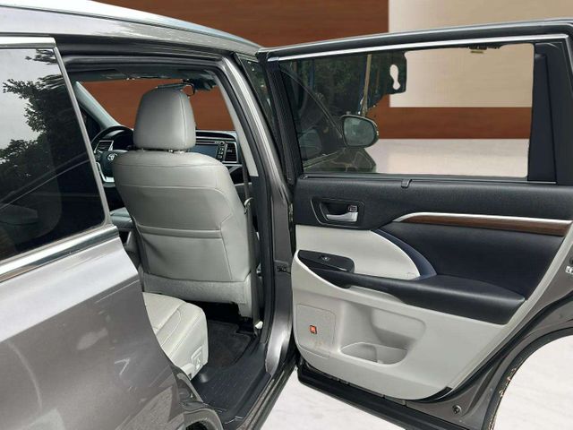 2016 Toyota Highlander Limited | Alpharetta, GA | Star Motors 2016 Toyota Highlander Limited | Alpharetta, GA | Star Motors