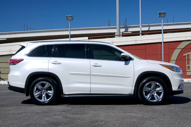 2016 Toyota Highlander Limited V6 AWD | Carrollton, TX | Perfect Motorcars 2016 Toyota Highlander Limited V6 AWD | Carrollton, TX | Perfect Motorcars