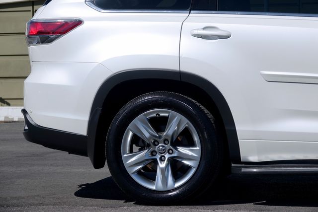 2016 Toyota Highlander Limited V6 AWD | Carrollton, TX | Perfect Motorcars 2016 Toyota Highlander Limited V6 AWD | Carrollton, TX | Perfect Motorcars